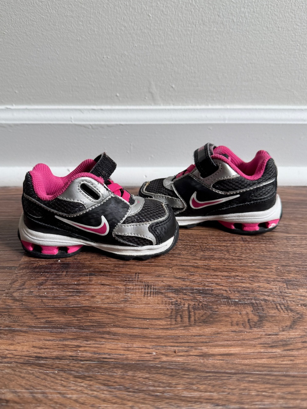 Vintage Nike Shox Black Pink Sneakers Size 4C Baby Girl toddler Shoes 2011